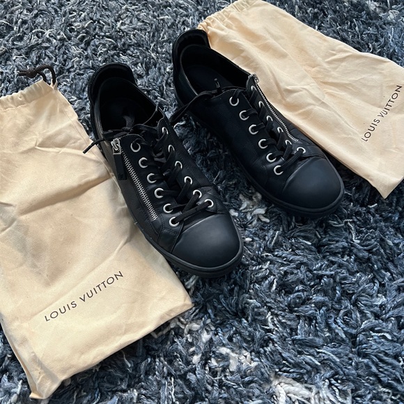 Louis Vuitton Damier Aventure Graphite Sneakers - Picture 1 of 7